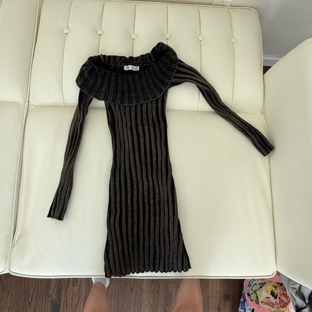 Zara Black and Gray Knit Top